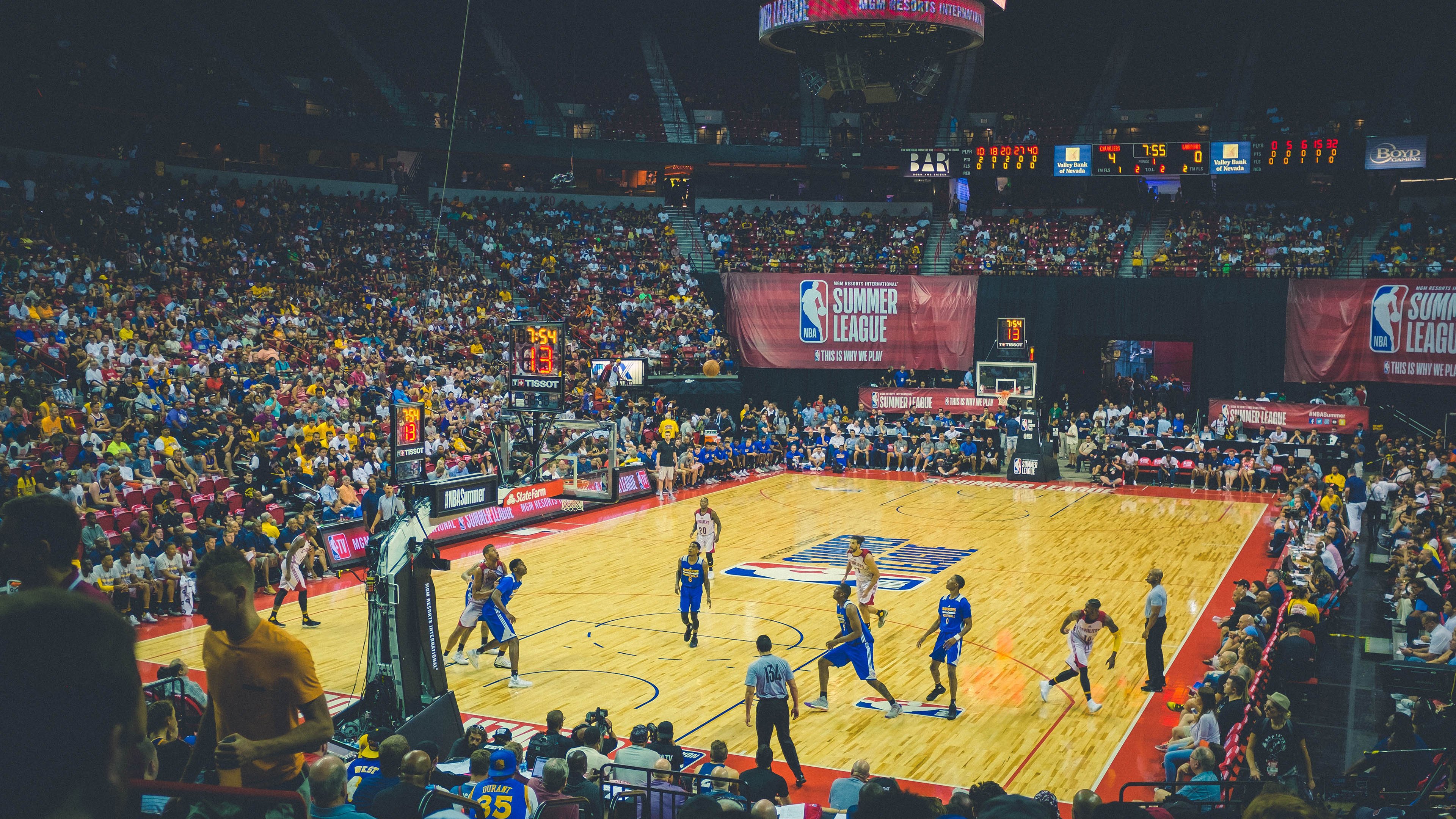 队员配合默契明显提升快速反击成为主要得分手段之一，队员之间的配合